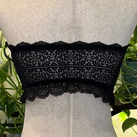 Auden Black Lace Bandeau - Picture 2 of 4